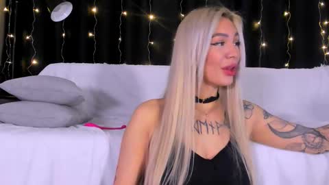 Snapshot of eva_re chatting on 02.03.26 Eva online show from 02.03.26