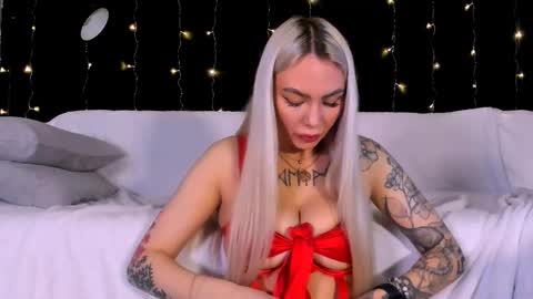 Snapshot of eva_re chatting on 02.15.26 Eva online show from 02.15.26