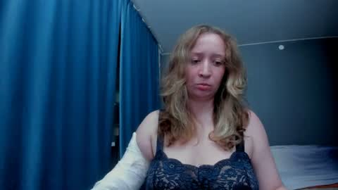 Ice Goddess online show from 07.04.26