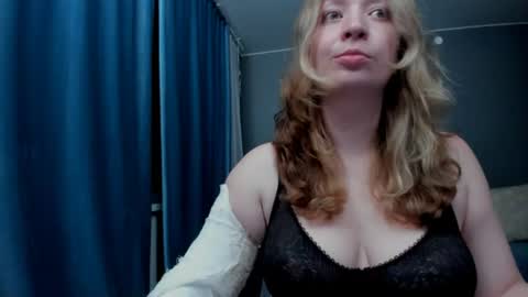 Ice Goddess online show from 07.12.26