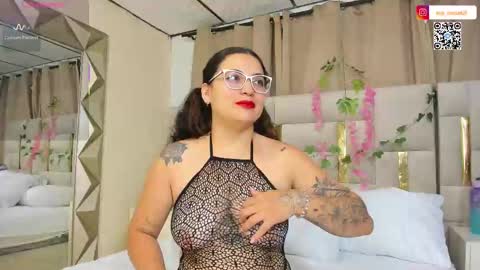 Eva  online show from 10.04.25