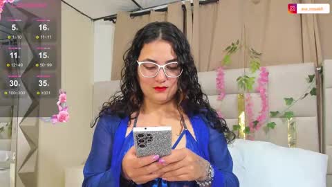 Eva  online show from 10.08.25