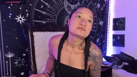 Snapshot of eva_sanderslee chatting on 10.09.25 Eva online show from 10.09.25