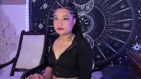 Snapshot of eva_sanderslee chatting on 11.11.25 Eva online show from 11.11.25