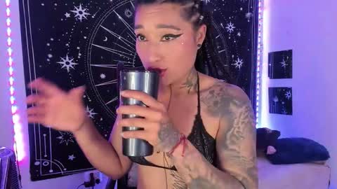 Snapshot of eva_sanderslee chatting on 11.15.25 Eva online show from 11.15.25