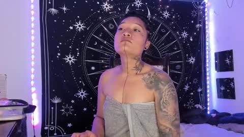 Snapshot of eva_sanderslee chatting on 11.19.25 Eva online show from 11.19.25