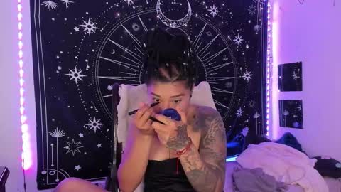 Snapshot of eva_sanderslee chatting on 11.25.25 Eva online show from 11.25.25