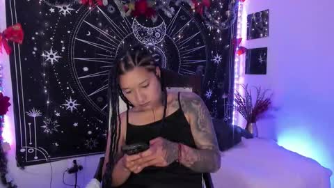 Snapshot of eva_sanderslee chatting on 12.05.25 Eva online show from 12.05.25