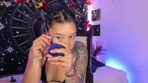 Snapshot of eva_sanderslee chatting on 12.14.25 Eva online show from 12.14.25