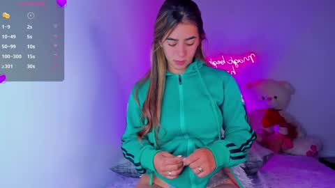 Eva Shinee online show from 02.06.25