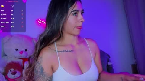 Eva Shinee online show from 11.14.25