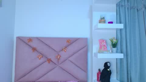 Eva Sin online show from 12.04.25