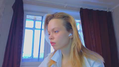 Hi there i am Eva and i wish create a nice community with you so join my Ticket Show for more pleasure online show from 02.28.26
