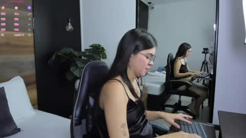 E V A  online show from 05.06.26