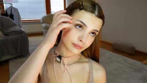 Hello my name is Eva its my first day here online show from 04.04.26