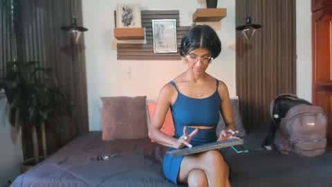Snapshot of evaa_campbell chatting on 07.14.26 Eva online show from 07.14.26