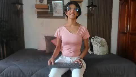 Snapshot of evaa_campbell chatting on 07.17.26 Eva online show from 07.17.26