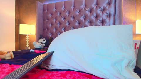 Snapshot of evaa_cloee chatting on 01.27.25 EVA CLOEE online show from 01.27.25