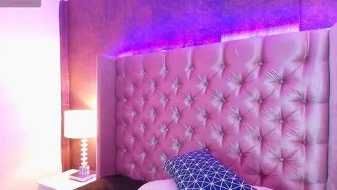 Snapshot of evaa_cloee chatting on 02.21.25 EVA CLOEE online show from 02.21.25