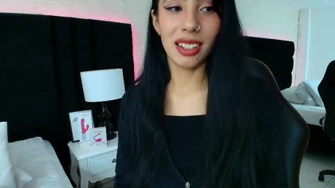 Snapshot of evaa_cloee chatting on 09.26.25 EVA CLOEE online show from 09.26.25