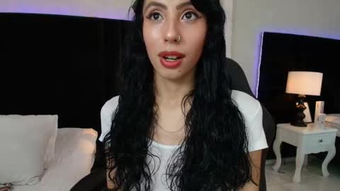 Snapshot of evaa_cloee chatting on 09.30.25 EVA CLOEE online show from 09.30.25