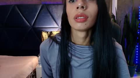 Snapshot of evaa_cloee chatting on 10.19.25 EVA CLOEE online show from 10.19.25