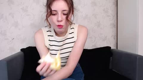 Snapshot of evaa_love_ chatting on 02.04.26 Eva online show from 02.04.26