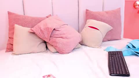 Snapshot of evaa_rose_ chatting on 02.17.25 Eva online show from 02.17.25