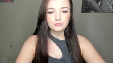 Snapshot of evaamillerr chatting on 01.22.25 Eva online show from 01.22.25