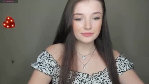 Snapshot of evaamillerr chatting on 01.27.25 Eva online show from 01.27.25