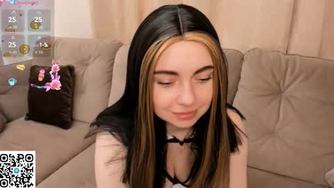 Snapshot of evablimey chatting on 10.26.25 Eva online show from 10.26.25