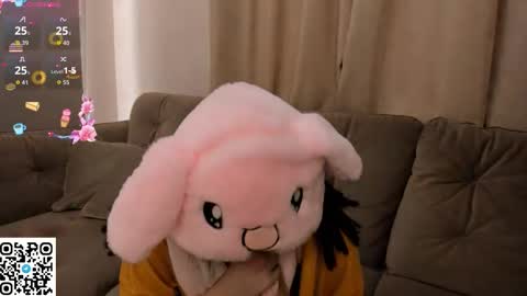 Snapshot of evablimey chatting on 10.27.25 Eva online show from 10.27.25