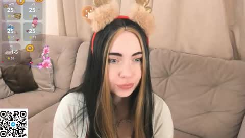 Snapshot of evablimey chatting on 11.27.25 Eva online show from 11.27.25