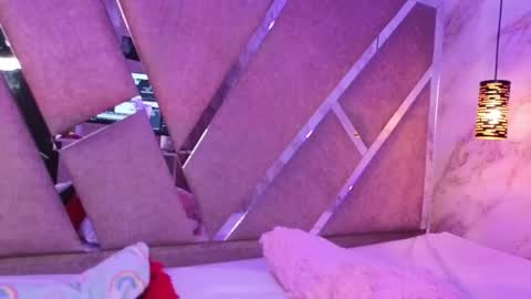 EvaBloom online show from 11.29.25