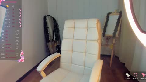 Snapshot of evacadooo chatting on 12.14.24 Eva online show from 12.14.24