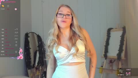 Snapshot of evacadooo chatting on 12.18.24 Eva online show from 12.18.24