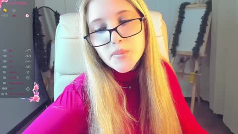 Snapshot of evacadooo chatting on 12.21.24 Eva online show from 12.21.24