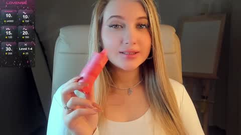 Snapshot of evacadooo chatting on 01.15.25 Eva online show from 01.15.25