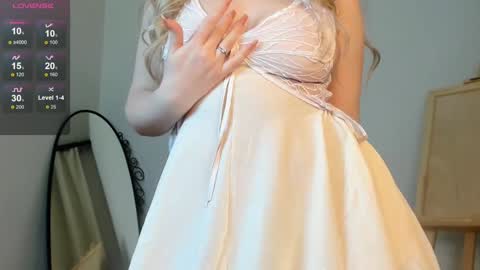 Snapshot of evacadooo chatting on 01.19.25 Eva online show from 01.19.25