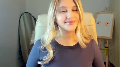 Snapshot of evacadooo chatting on 01.30.25 Eva online show from 01.30.25