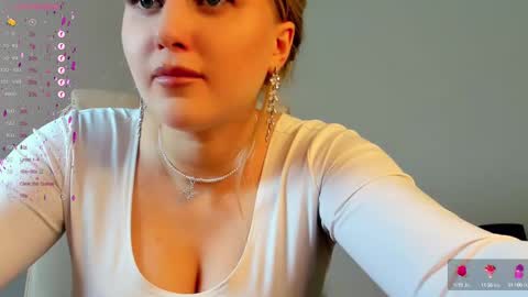 Snapshot of evacadooo chatting on 02.22.25 Eva online show from 02.22.25