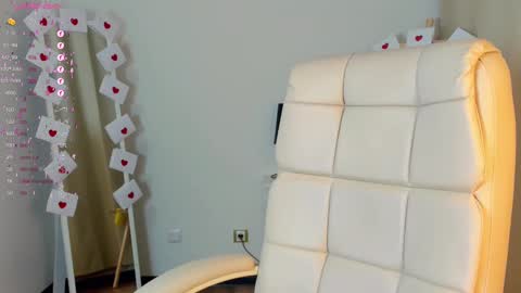 Snapshot of evacadooo chatting on 02.23.25 Eva online show from 02.23.25