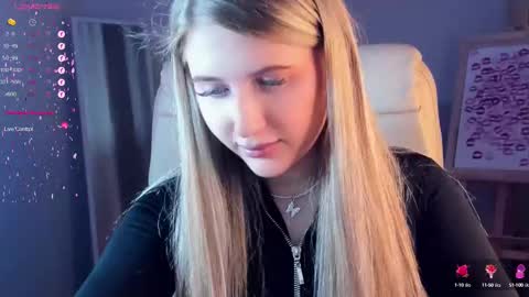 Snapshot of evacadooo chatting on 03.01.25 Eva online show from 03.01.25