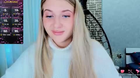 Snapshot of evacadooo chatting on 10.30.25 Eva online show from 10.30.25