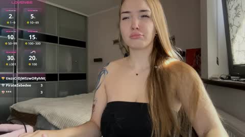 evacarter1 online show from 10.04.25