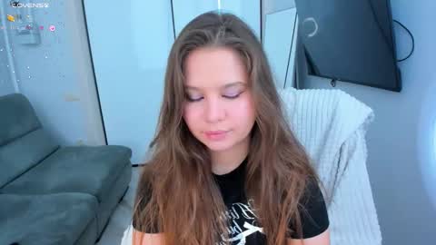 Snapshot of evacheeky chatting on 10.07.25 Eva online show from 10.07.25