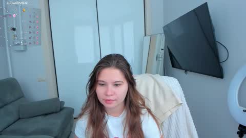 Snapshot of evacheeky chatting on 10.13.25 Eva online show from 10.13.25