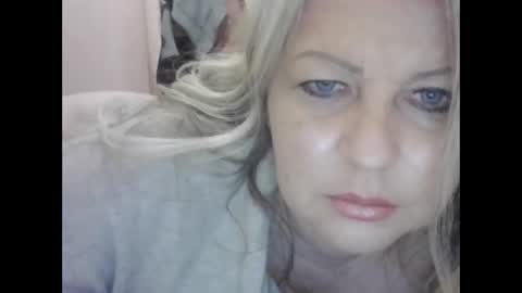 evafrench1991 online show from 11.21.25