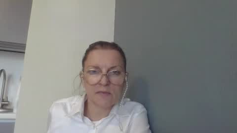 Snapshot of evaglad chatting on 09.19.25 evaglad online show from 09.19.25