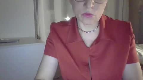 Snapshot of evaglad chatting on 09.29.25 evaglad online show from 09.29.25